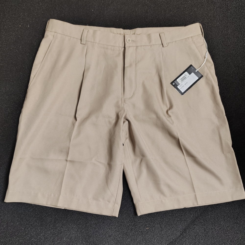 Nike Golf Tour Pleat Chino Shorts Men’s Size 38 Tan 10” Inseam New
